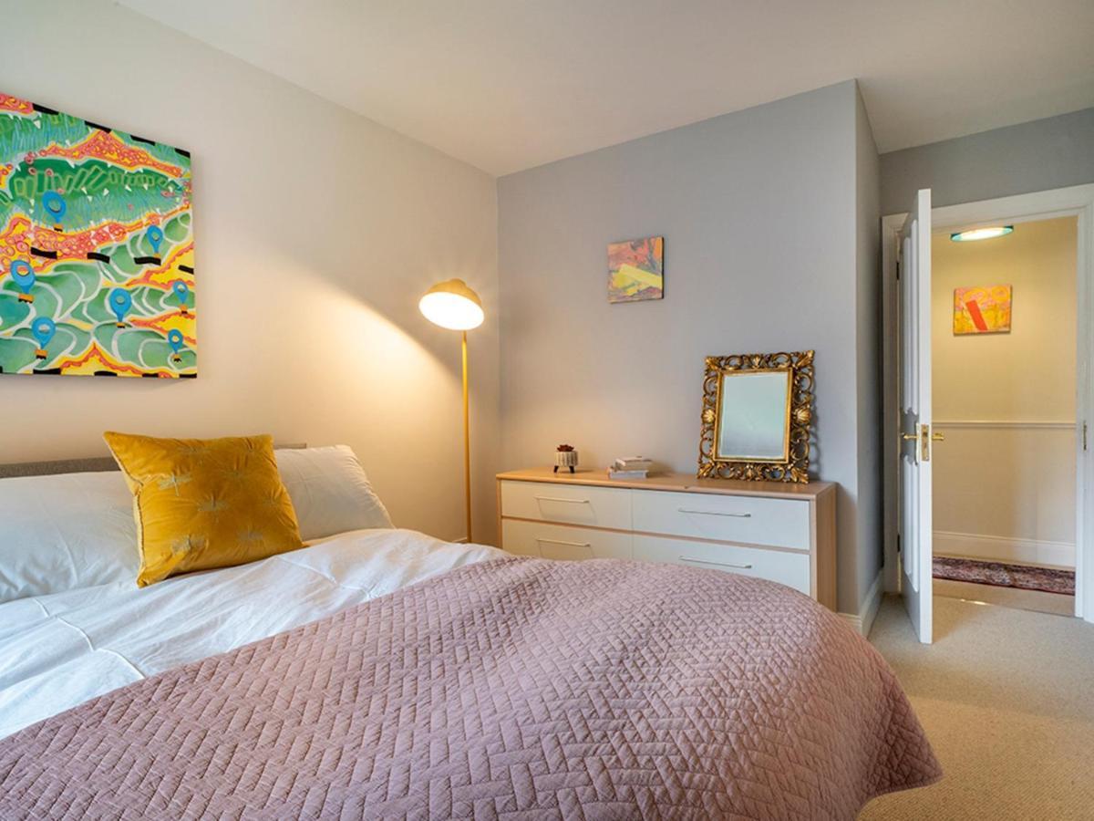 Pass The Keys Stunning 3 Bedroom Leafy South With Lots Nearby *