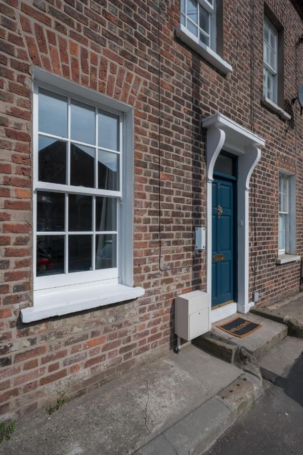 Central Apartments: Georgian House Apartment Belfast