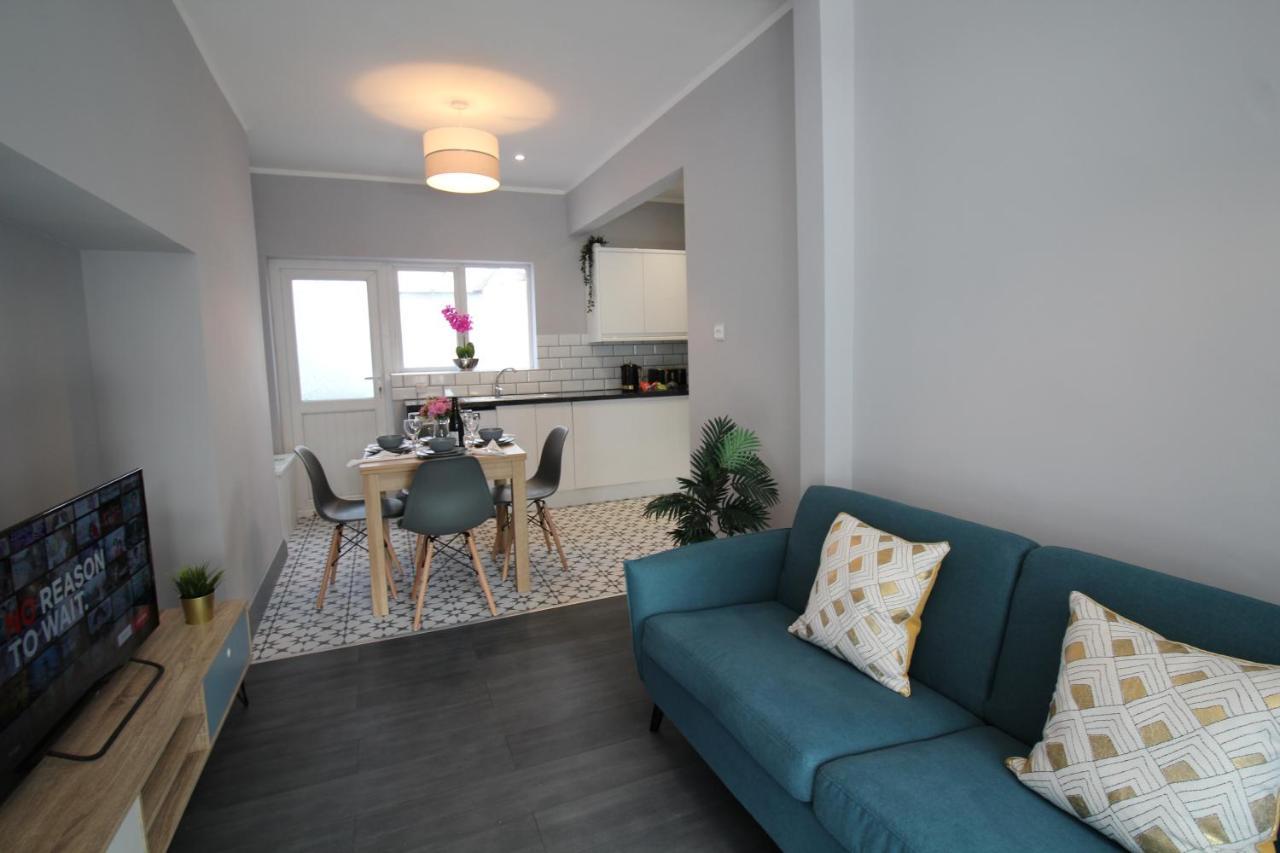 Anjore House - Modern House In * Belfast