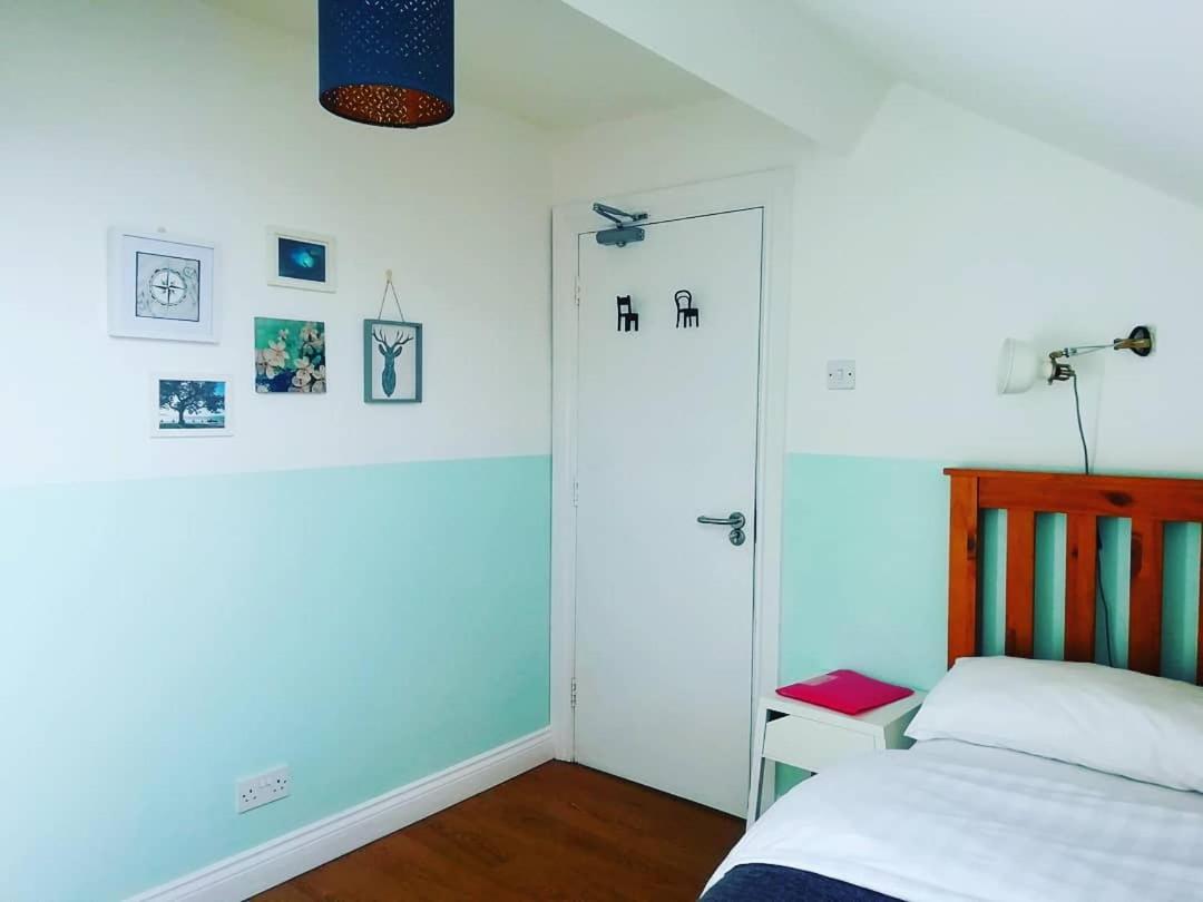 Big Yellow Door In Queens Quarter Guest house