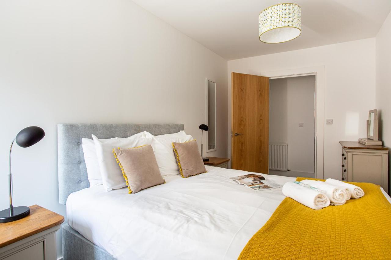 Apartment Modern Luxury Apartment, Sleeps 6, Location Belfast