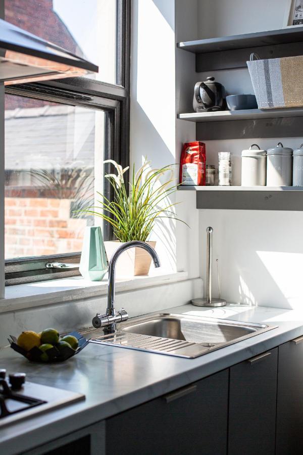 Modern Luxury Apartment, Sleeps 6, Location Apartment Belfast