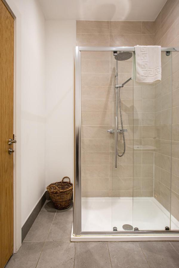 Modern Luxury Apartment, Sleeps 6, Location Apartment Belfast