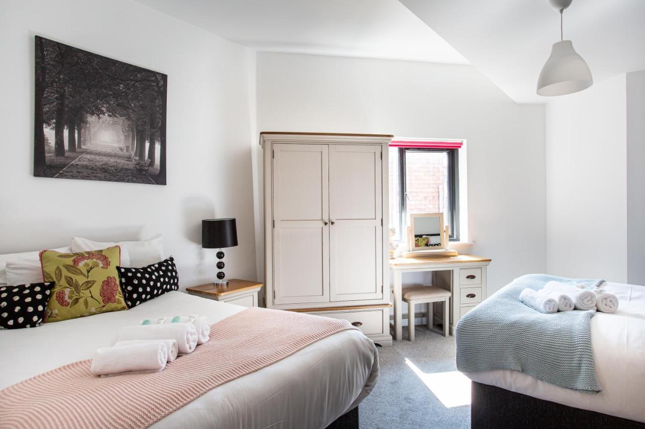 Modern Luxury Apartment, Sleeps 6, Location Apartment