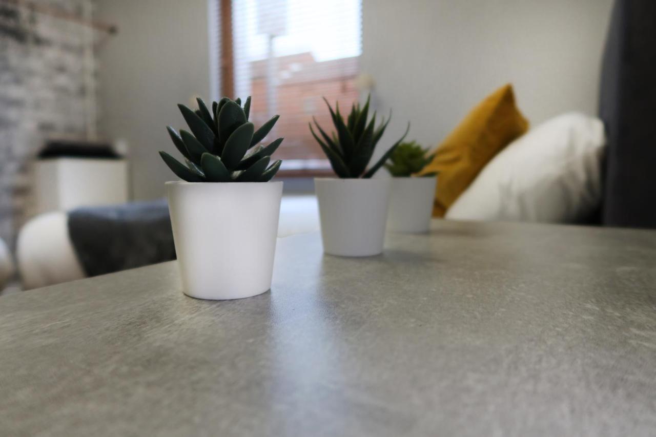 Broadway Belfast! Location! Sleeps 6! Apartment