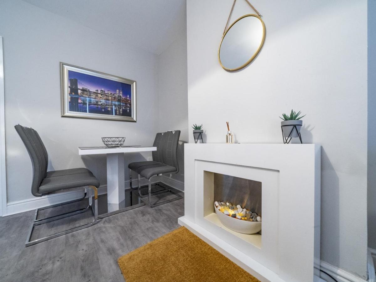 Pass The Keys Fab 2br Centre Local Feel Holiday home *