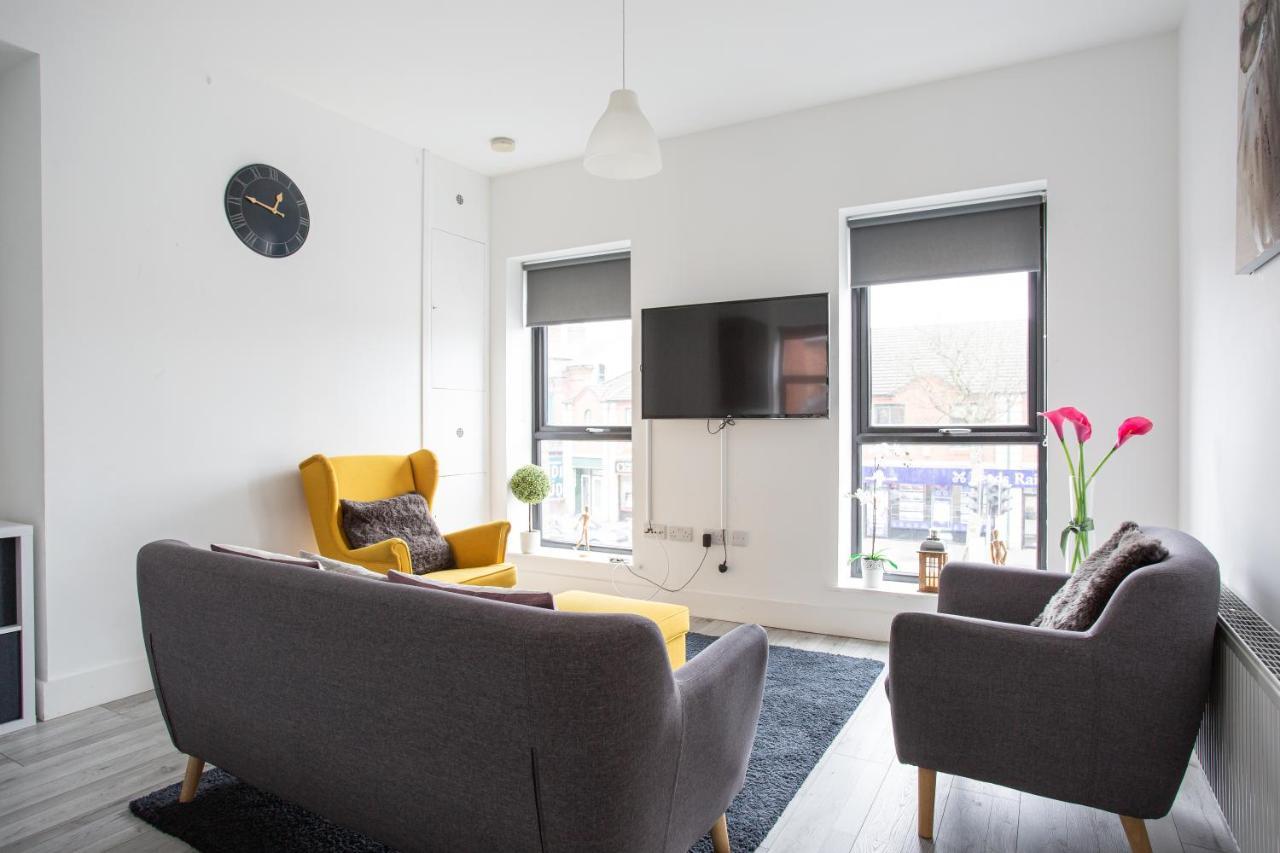 Apartment Modern Luxury Apartment, Sleeps 6, Location *