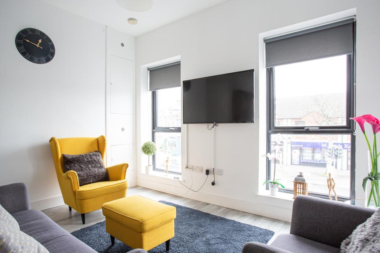 Apartment Modern Luxury Apartment, Sleeps 6, Location Belfast
