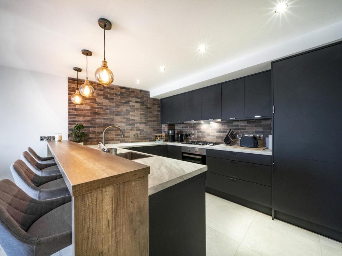 Apartment Pass The Keys Stunning 1br In No 1 Location With Free Parking Belfast