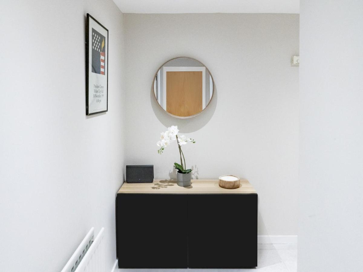 Pass The Keys Stunning 1br In No 1 Location With Free Parking *