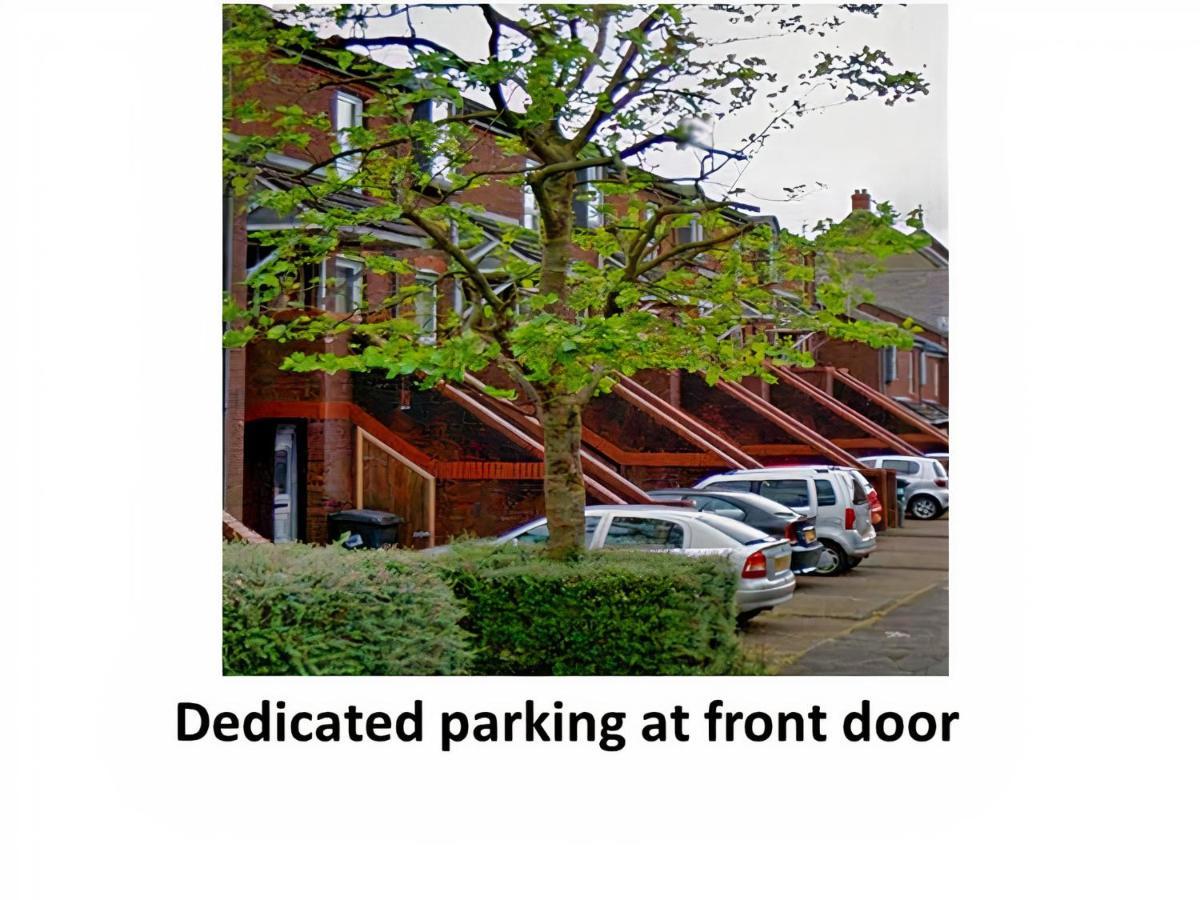 Excellent Location - City Centre - Parking - 4 Beds -2 Bedrooms Apartment Belfast