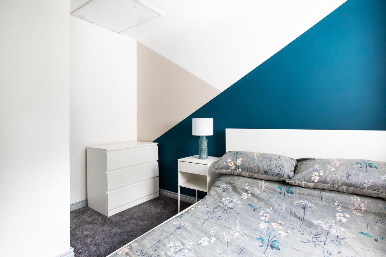 Fully Refurbished North 3 *