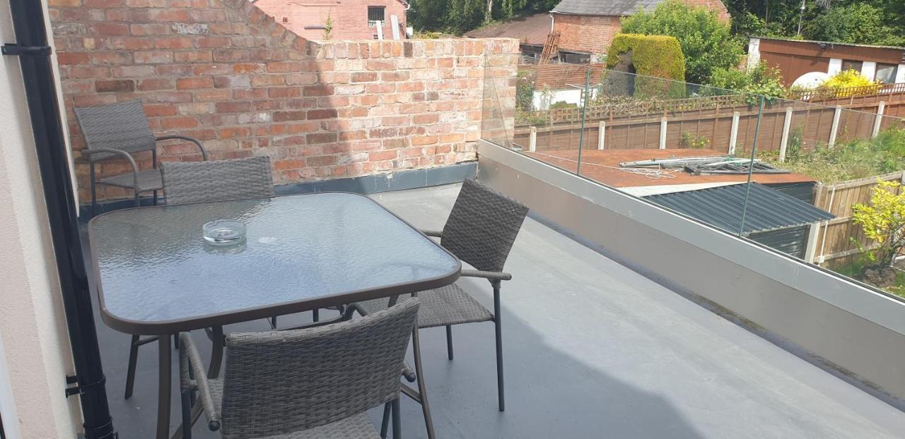 Modern 2 Bed With Parking *