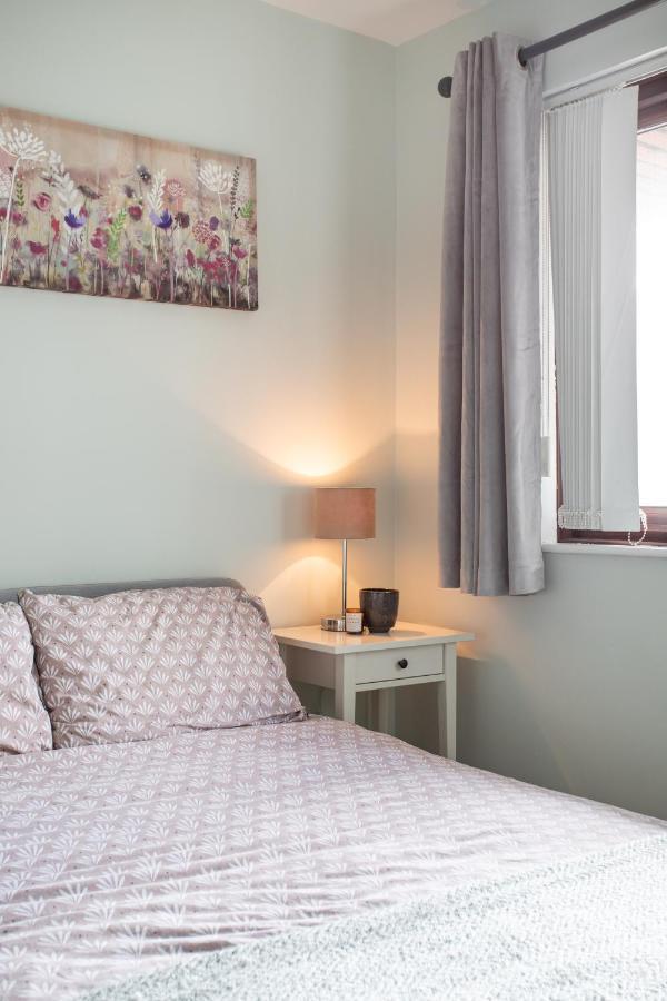 New Lisburn Road - Free Parking Apartment *