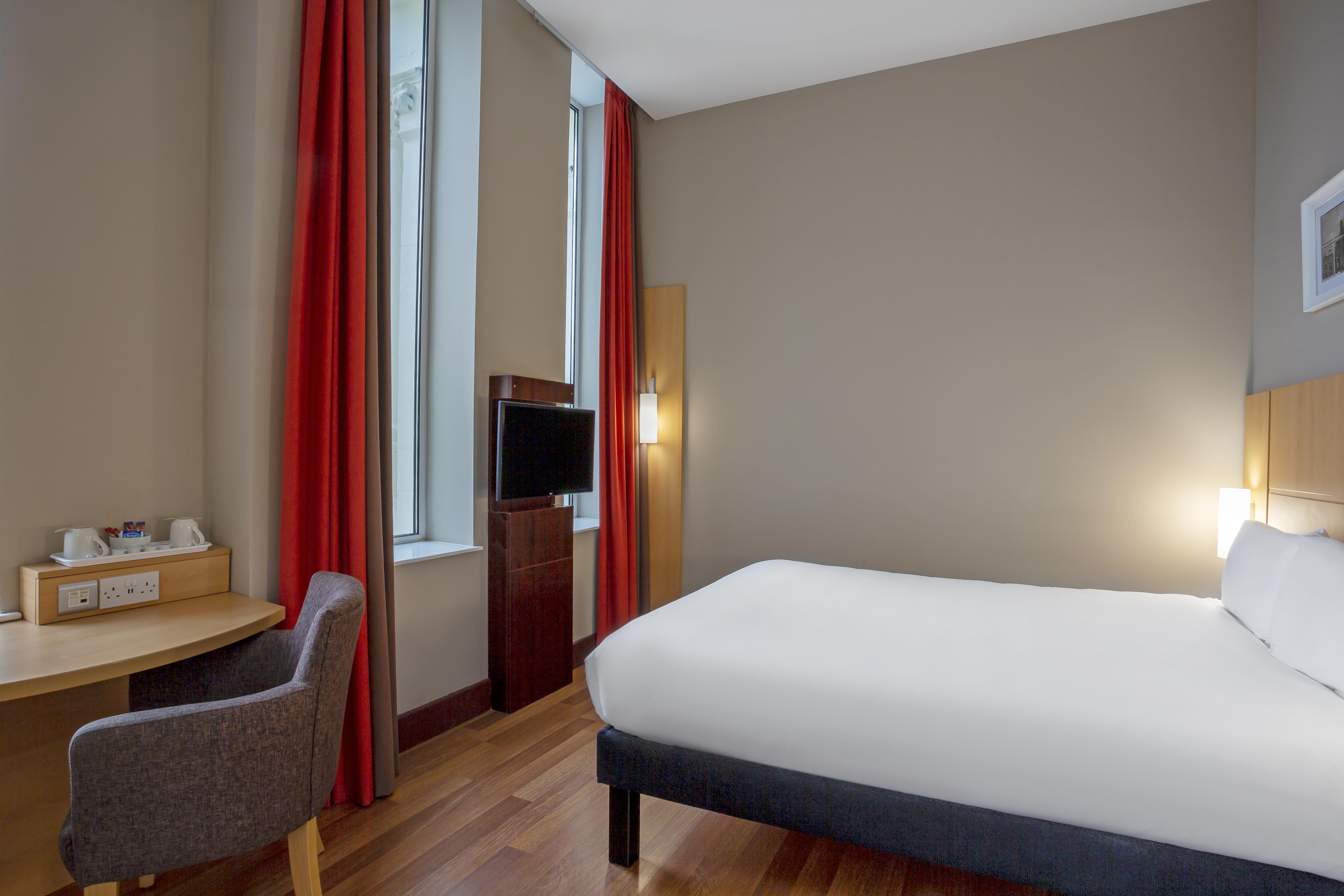 Ibis Queens Quarter Hotel 3*