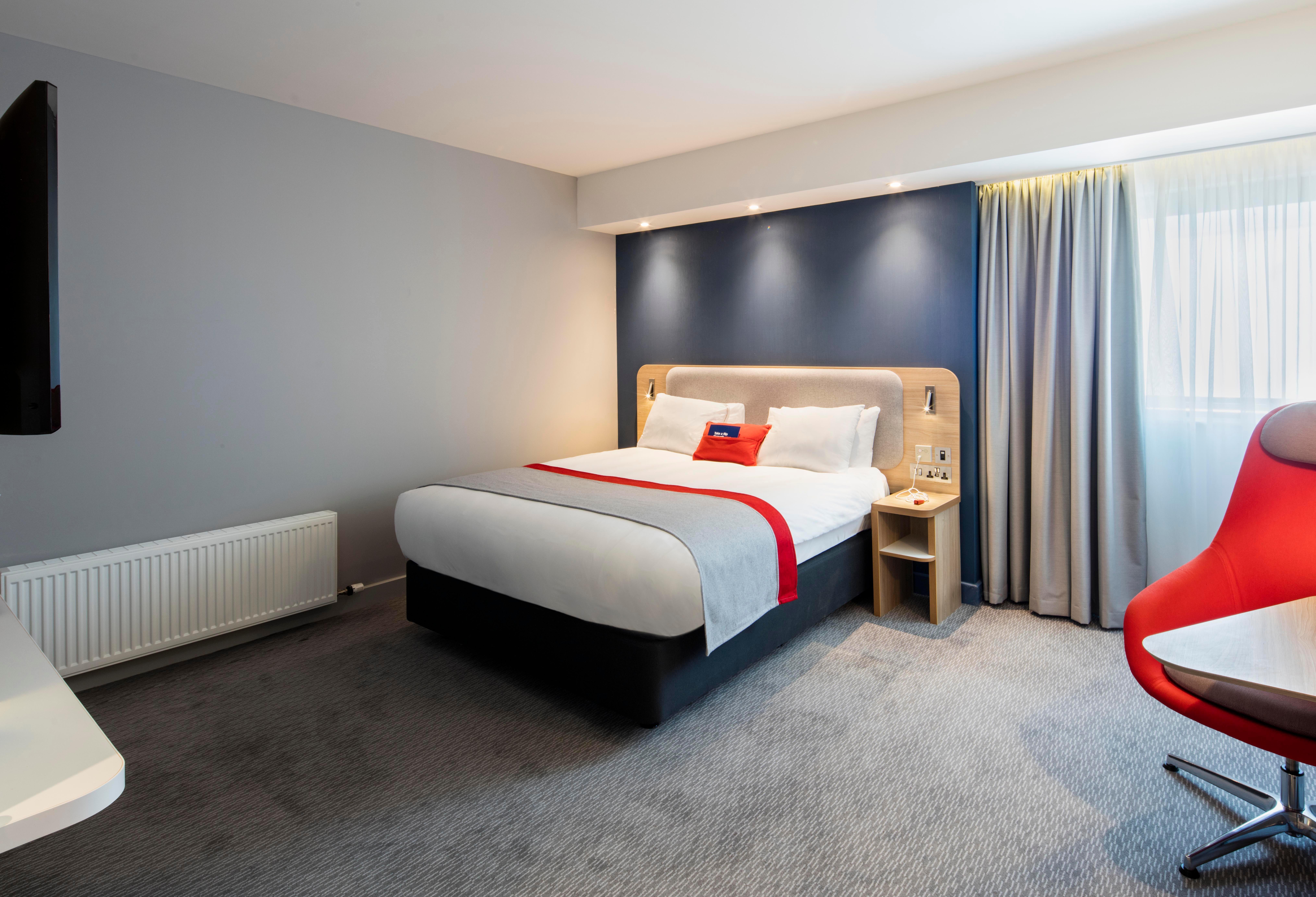 Express By Ihg Hotel 3*