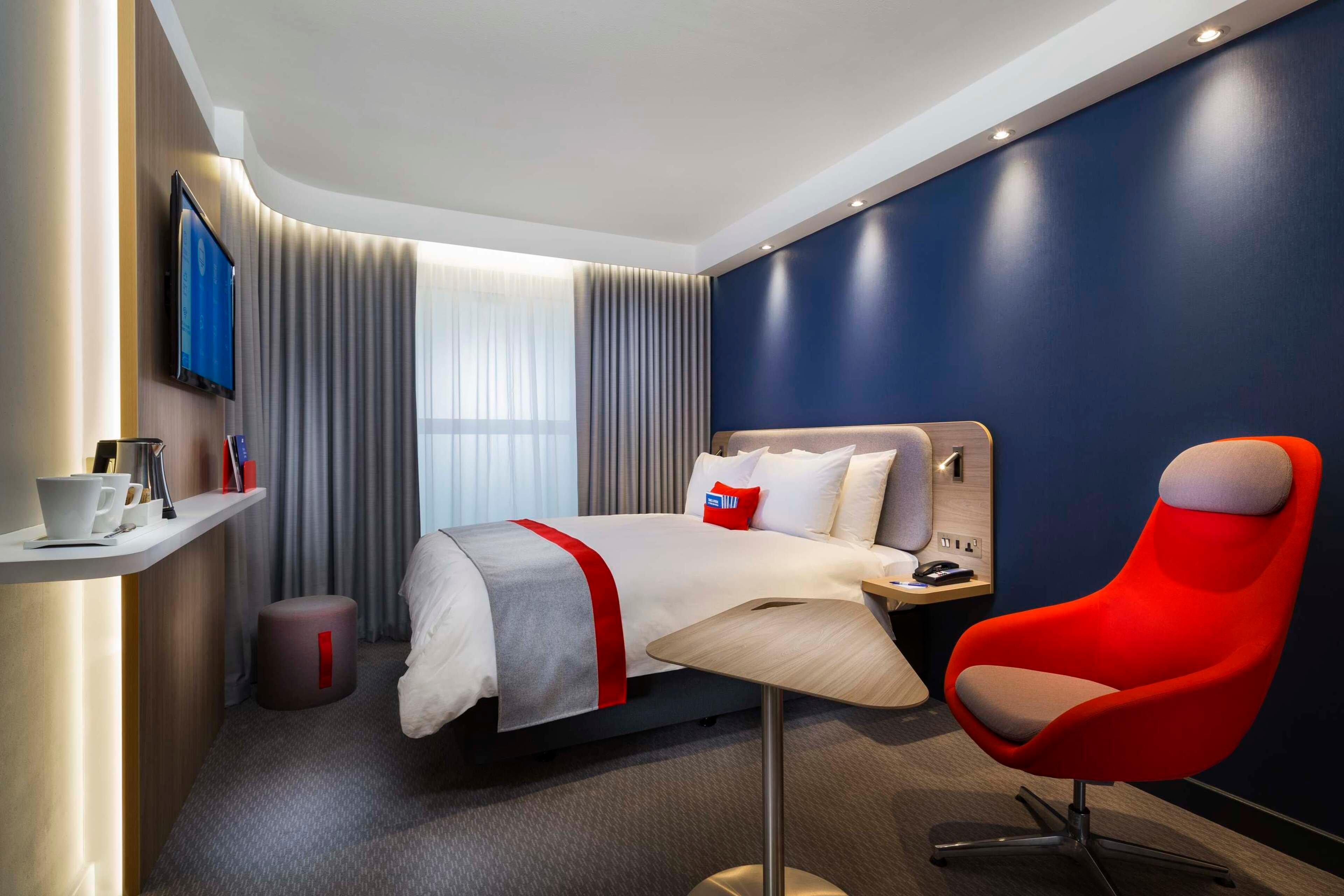 Express By Ihg Hotel