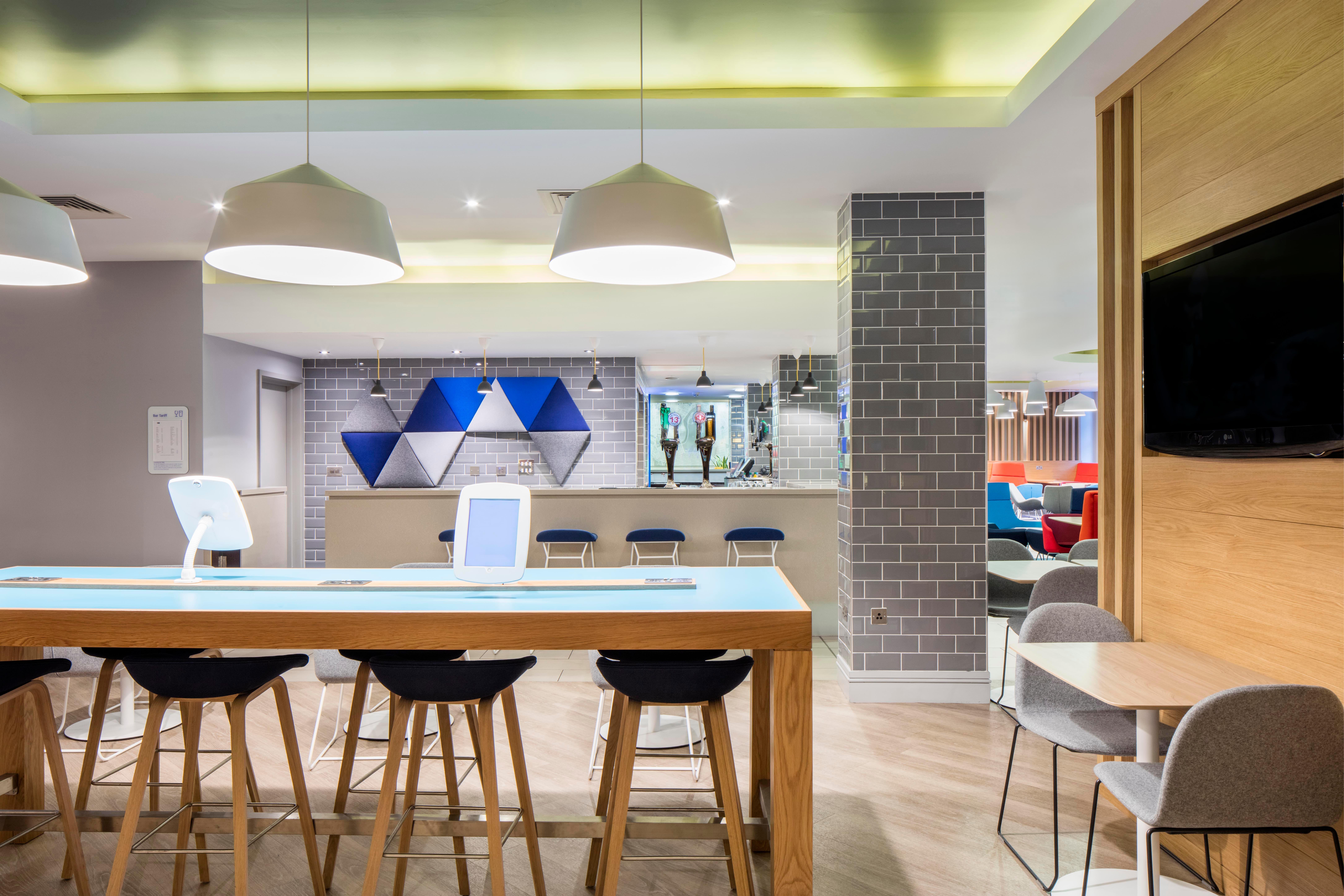 Express By Ihg Hotel