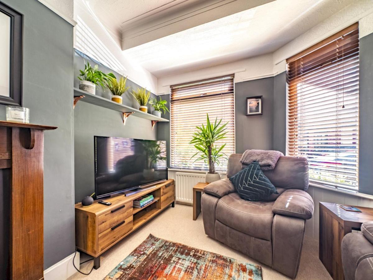 Pass The Keys Wonderful 3br Townhouse Top Location Cafes *
