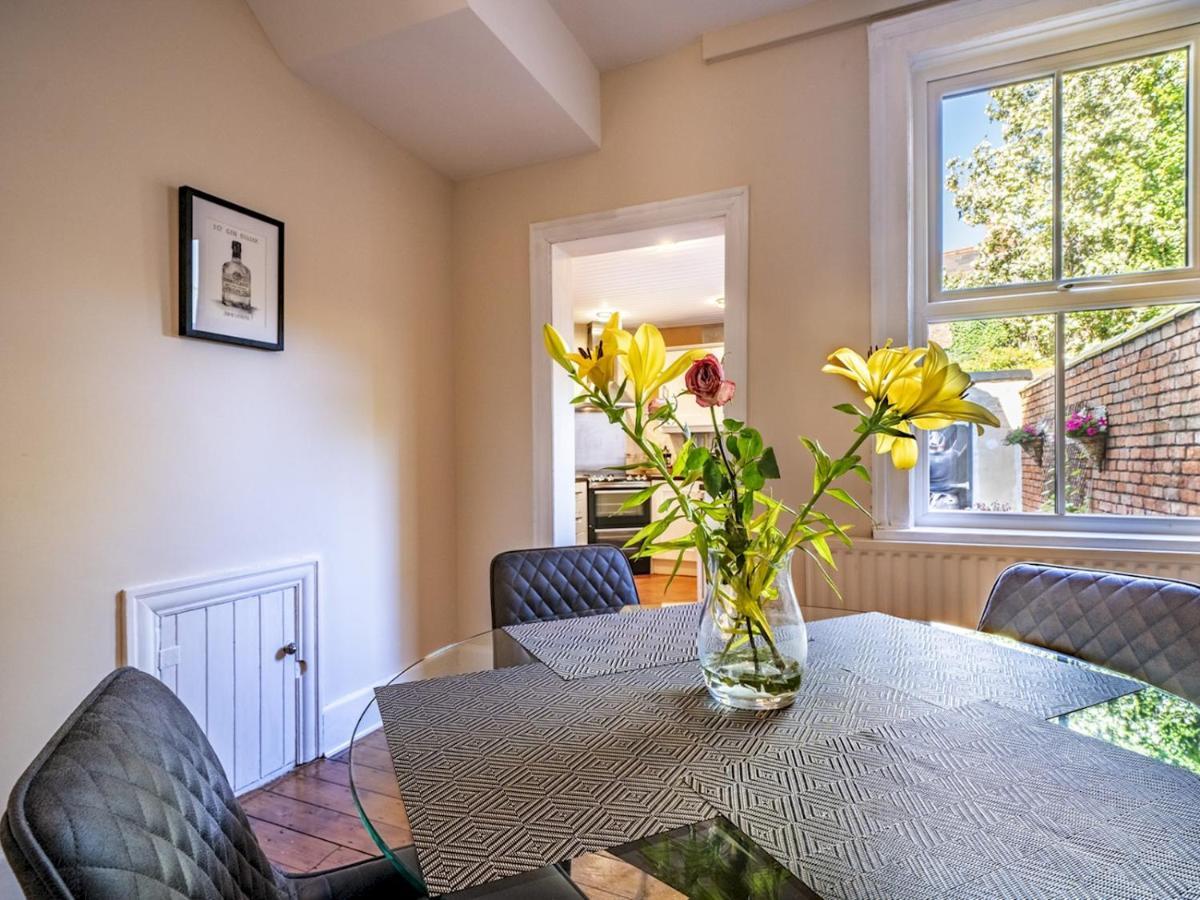 Pass The Keys Wonderful 3br Townhouse Top Location Cafes Holiday home