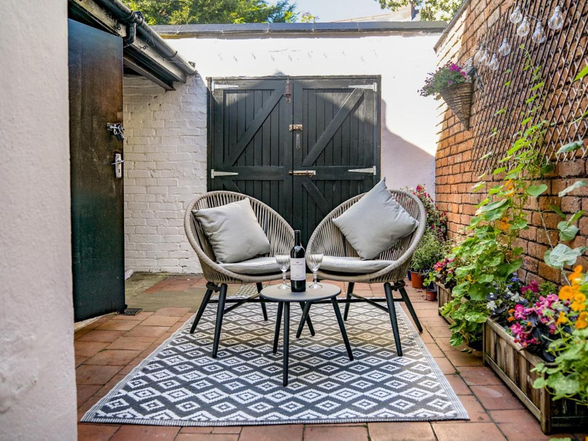 Pass The Keys Wonderful 3br Townhouse Top Location Cafes *