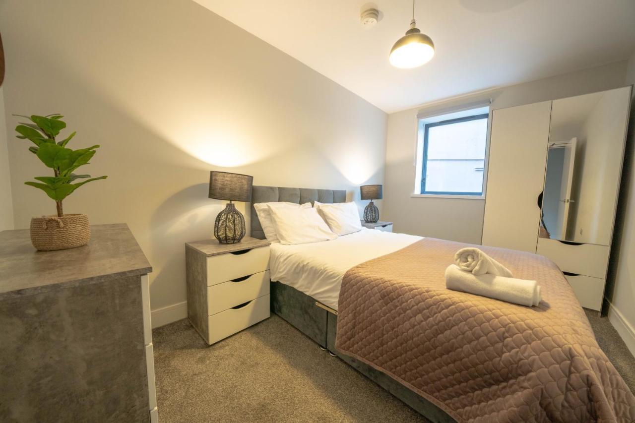 Family Sleeps 6 In Botanic Queens Area Belfast