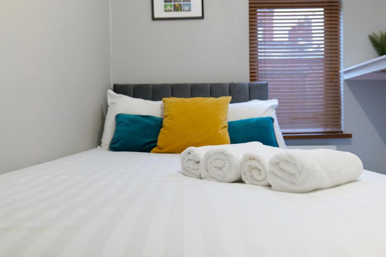Apartment Broadway Belfast! Location! Sleeps 6! *