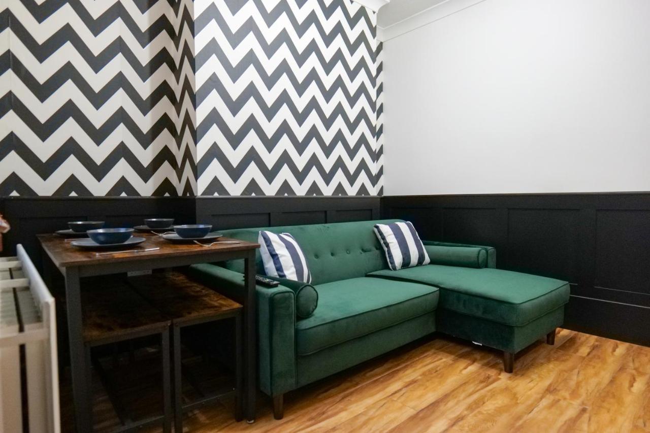 Broadway Belfast! Location! Sleeps 6! Apartment Belfast