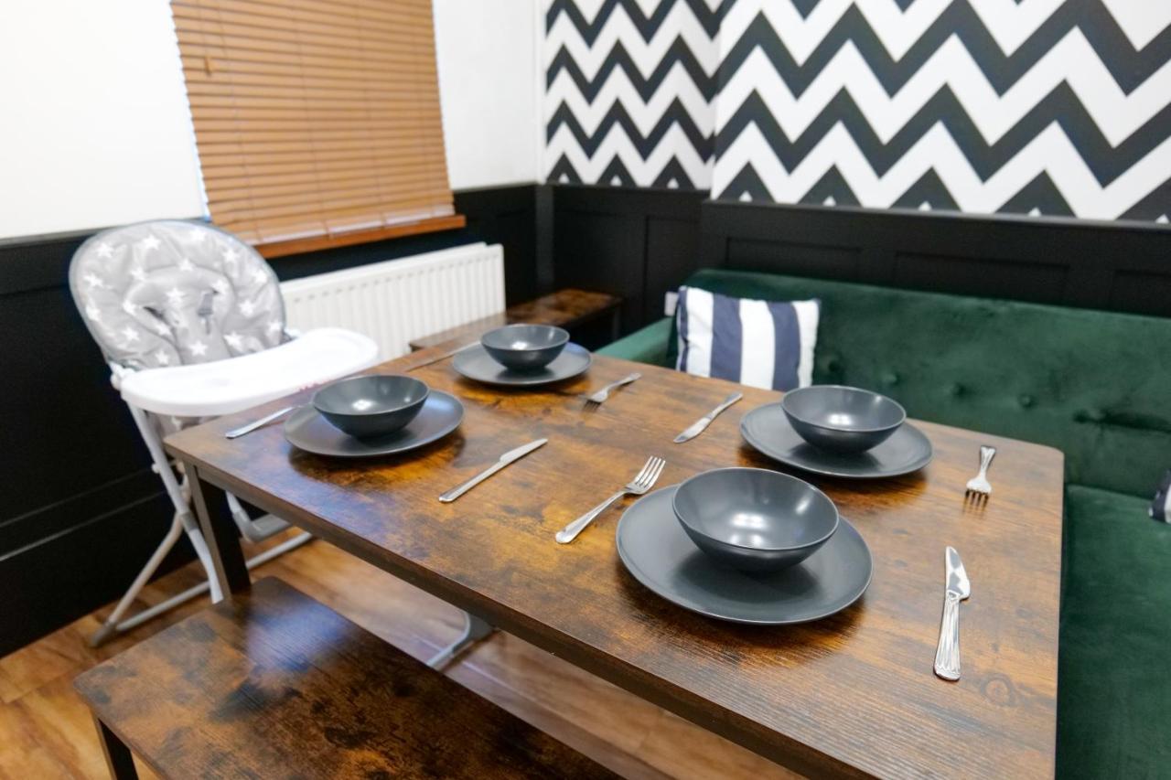 Apartment Broadway Belfast! Location! Sleeps 6! Belfast