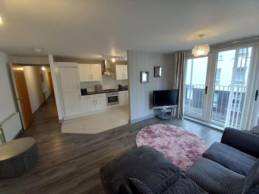 Apartment Modern 2-bedroom With Free Parking