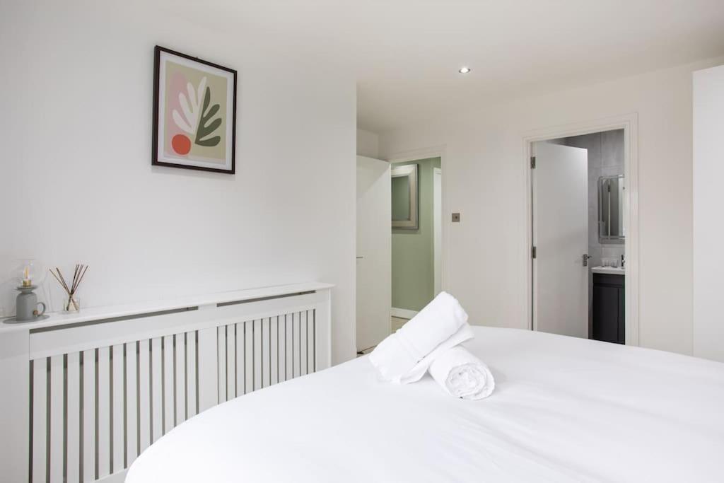 Fabulous Modern Luxury Sleeps 6- Parking *