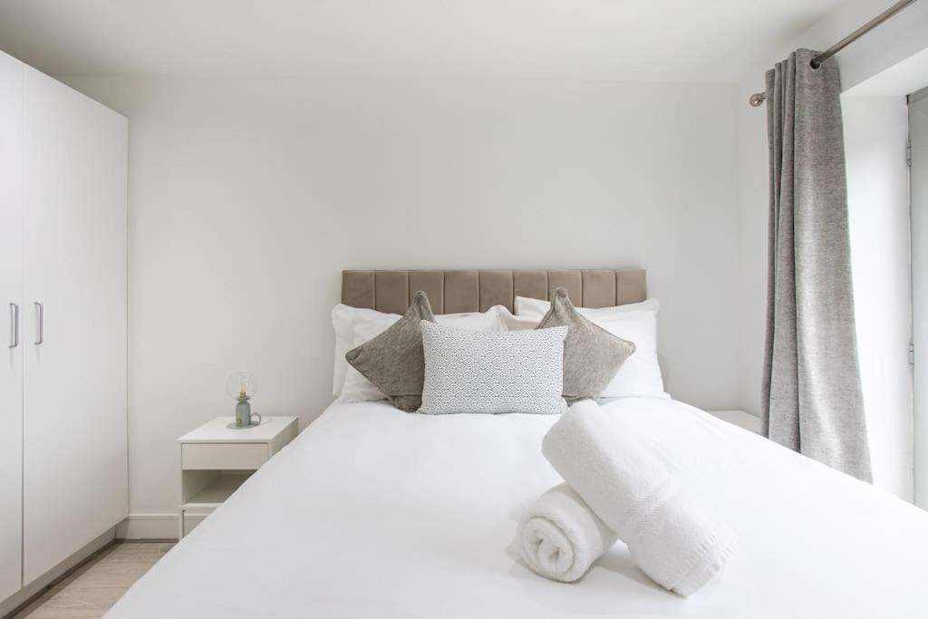 Fabulous Modern Luxury Sleeps 6- Parking Belfast