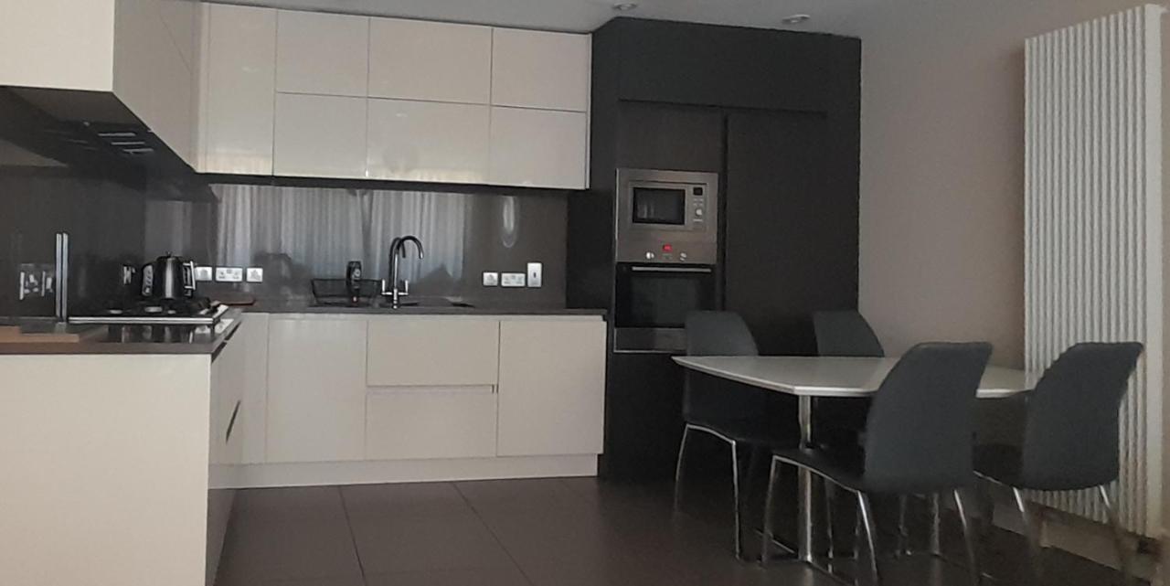 Stylish And Smart Two Double Bedroom Apartment