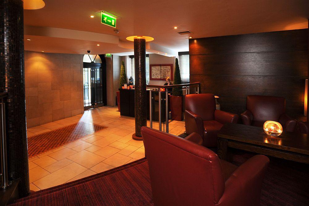 Square Hotel