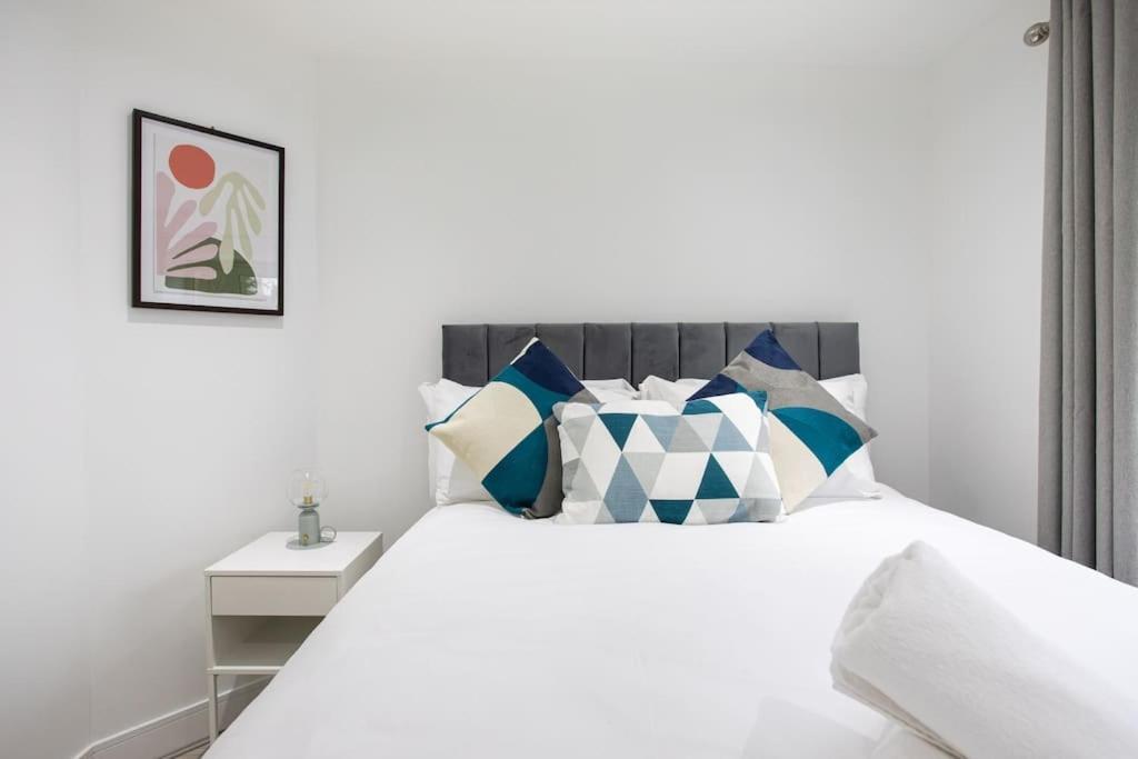 Apartment Fabulous Modern Luxury Sleeps 6- Parking Belfast
