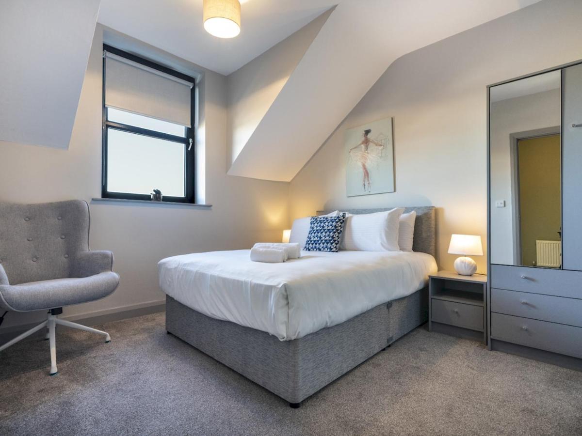 Pass The Keys Stunning 2br Duplex W Bars Cafes Parks Nearby Apartment