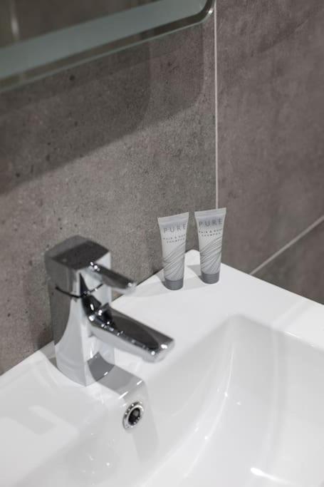 Luxury, Sleeps 6, Centre Apartment