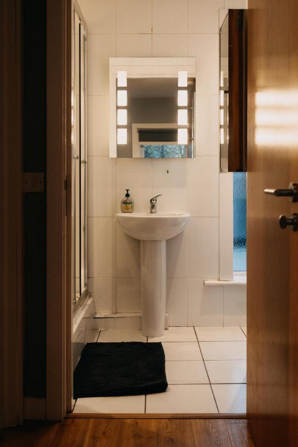 Self Catering 3 Bedroom Town House * Belfast