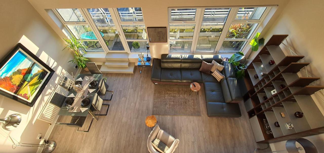 The Beautiful Bankmore Penthouse Apartment *