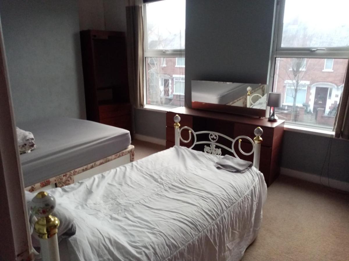 East Available Long Or Short Term Guest house *