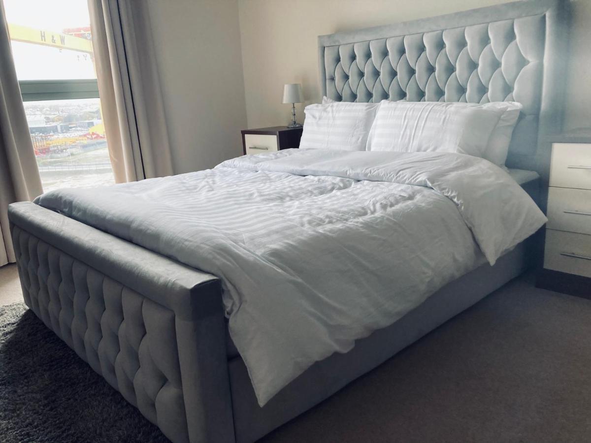 Stylish And Smart Two Double Bedroom Apartment *