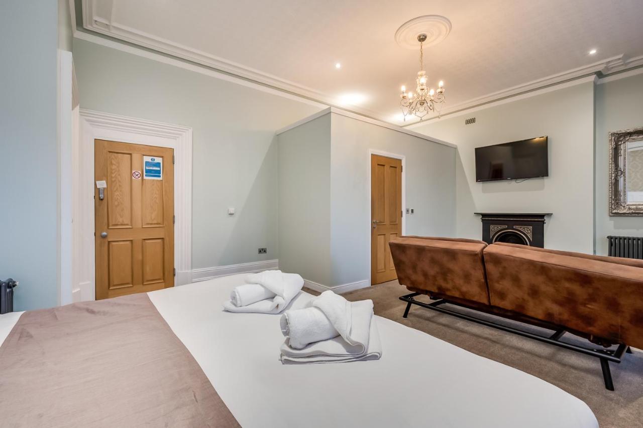 Harpers Guest house *