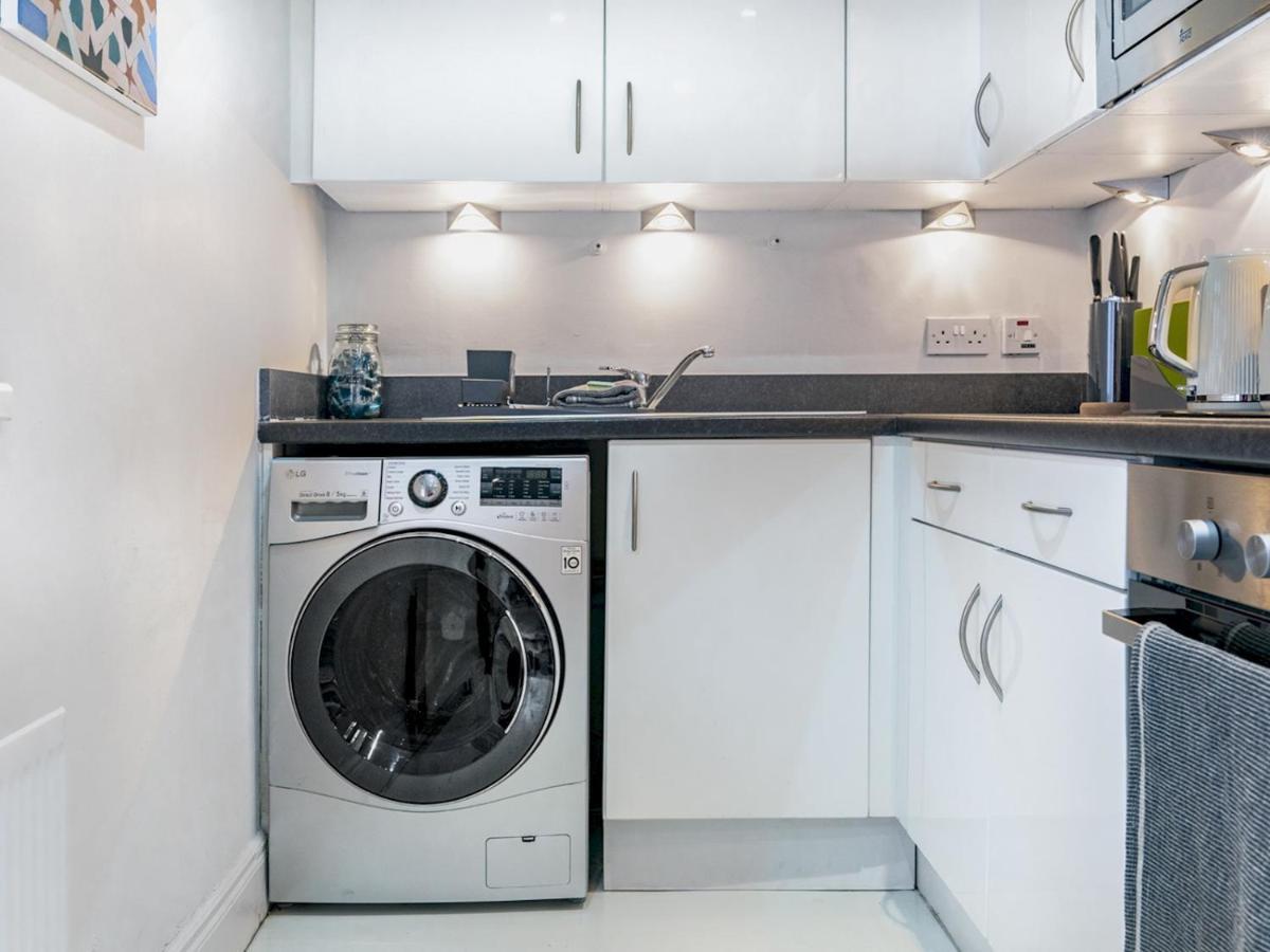 Pass The Keys Exquisite 3 Floor Townhouse Perfect Location Holiday home Belfast