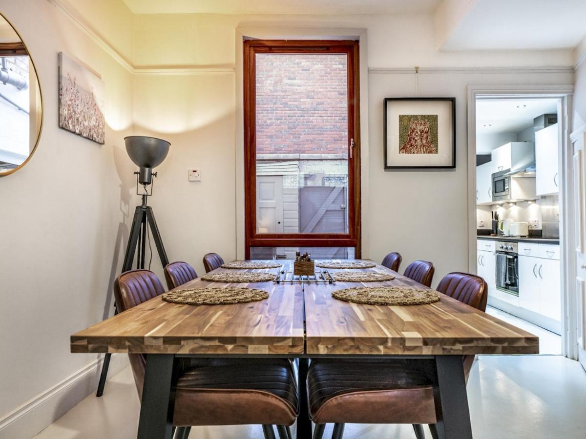 Holiday home Pass The Keys Exquisite 3 Floor Townhouse Perfect Location Belfast