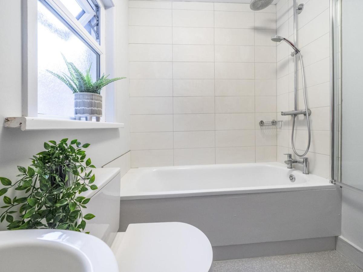 Pass The Keys Exquisite 3 Floor Townhouse Perfect Location Belfast