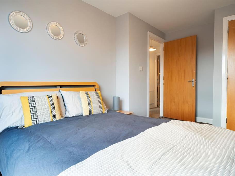 Lovely 2 Bedroom At Ormeau Park W/ Free Parking