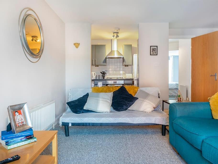 Lovely 2 Bedroom At Ormeau Park W/ Free Parking Apartment *