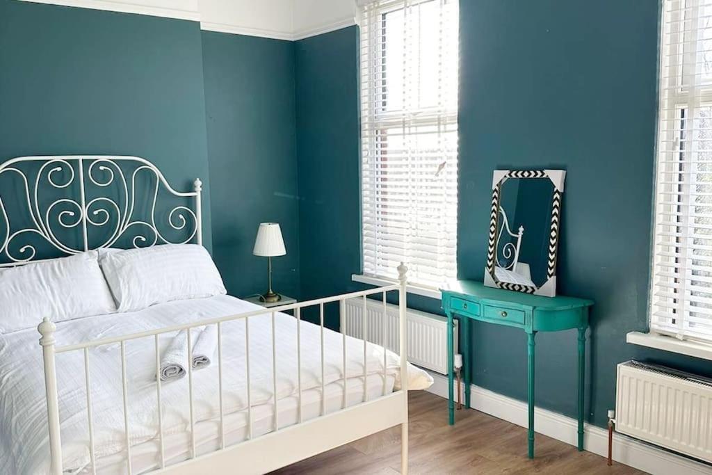 Townhouse In Belfast, Newtownabbey. Holiday home