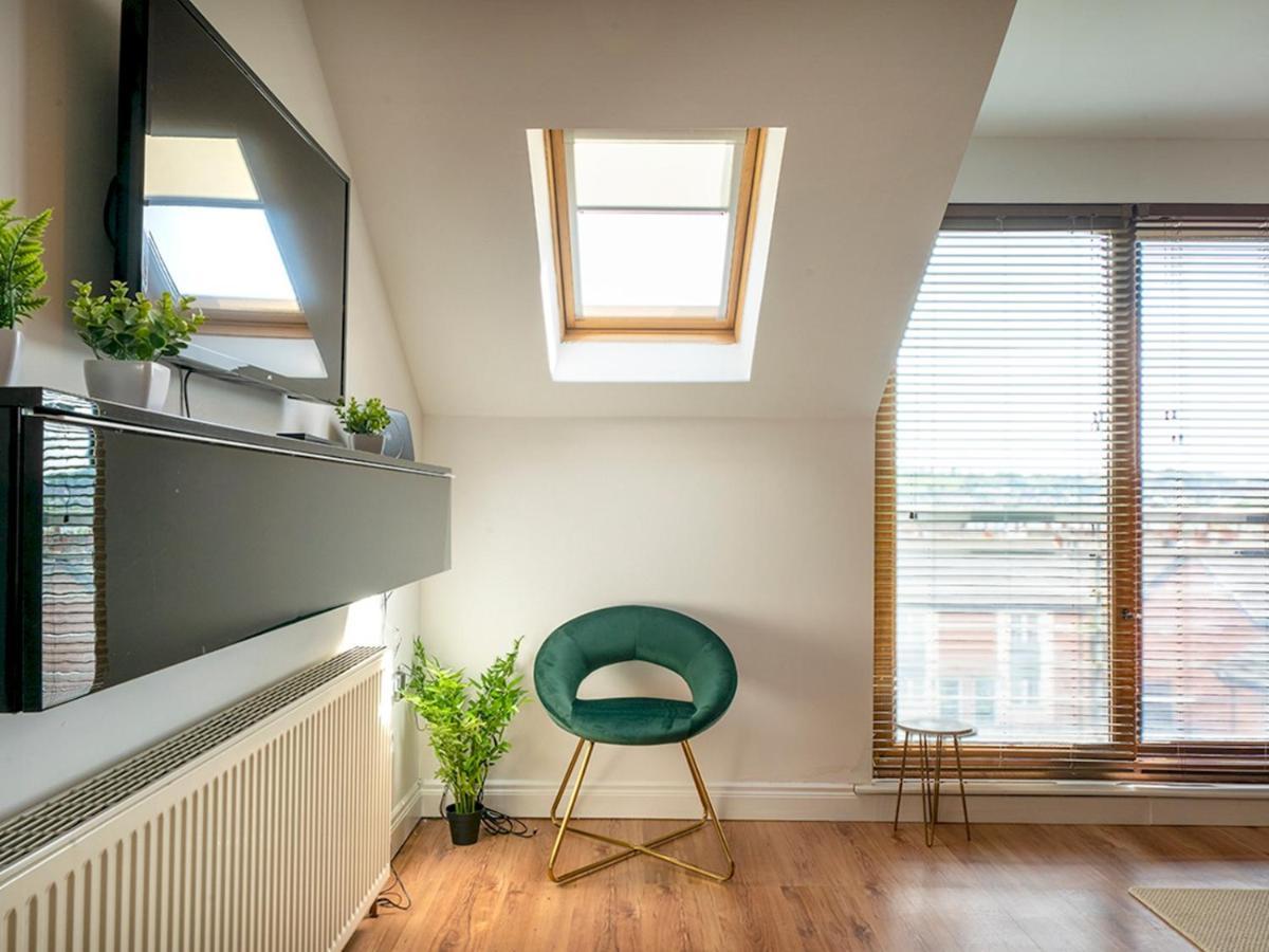 Titanic View Penthouse - Gated Complex - Parking Apartment Belfast