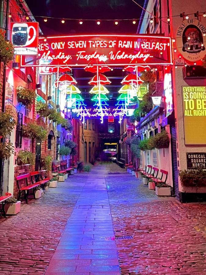Cheerful And Cosy Double Belfast